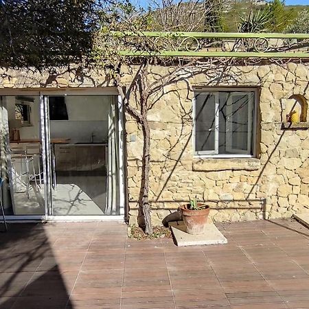 Eyguières Charmant Studio Independant Dans La Colline מראה חיצוני תמונה