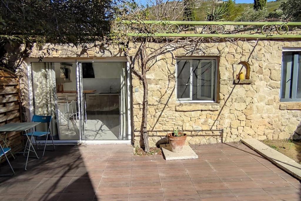 Eyguières Charmant Studio Independant Dans La Colline מראה חיצוני תמונה